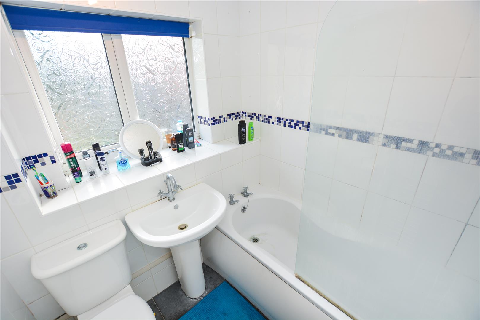 FIRST FLOOR BATHROOM